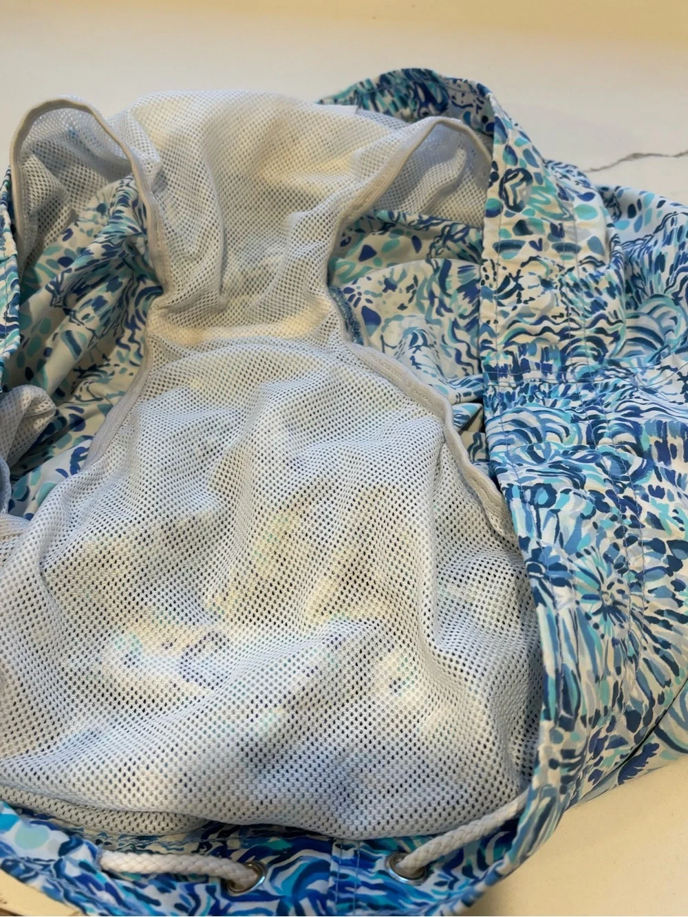 Lilly Pulitzer Mens Capri Swim Trunks in Call My Shell Phone Print Size L Resort